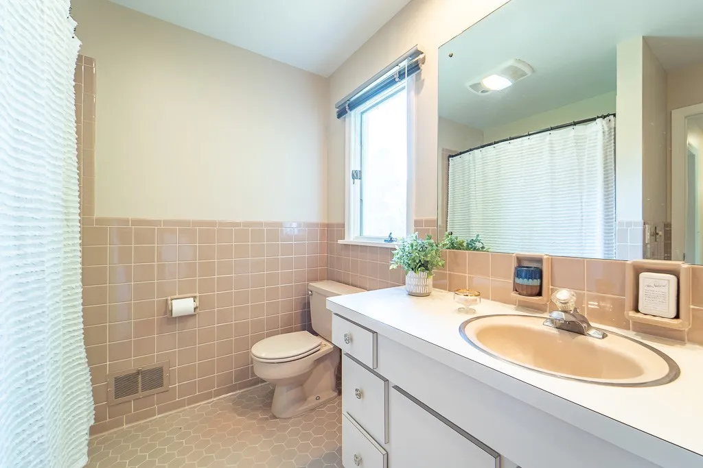 8 Framingham Ln Lane, Pittsford, New York 14534, Pittsford, New York 14534, 3 Bedrooms Bedrooms, 7 Rooms Rooms,2 BathroomsBathrooms,Residential,Closed,8 Framingham Ln Lane, Pittsford, New York 14534,0,R1638830