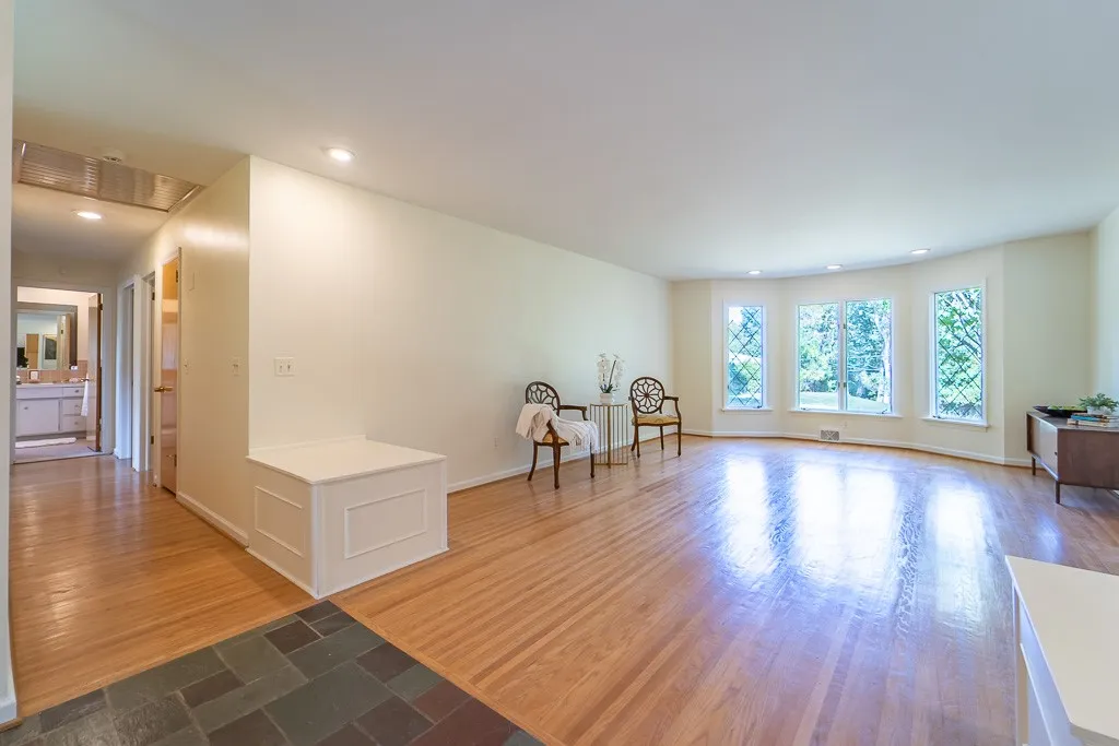 8 Framingham Ln Lane, Pittsford, New York 14534, Pittsford, New York 14534, 3 Bedrooms Bedrooms, 7 Rooms Rooms,2 BathroomsBathrooms,Residential,Closed,8 Framingham Ln Lane, Pittsford, New York 14534,0,R1638830