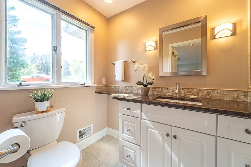 8 Framingham Ln Lane, Pittsford, New York 14534, Pittsford, New York 14534, 3 Bedrooms Bedrooms, 7 Rooms Rooms,2 BathroomsBathrooms,Residential,Closed,8 Framingham Ln Lane, Pittsford, New York 14534,0,R1638830