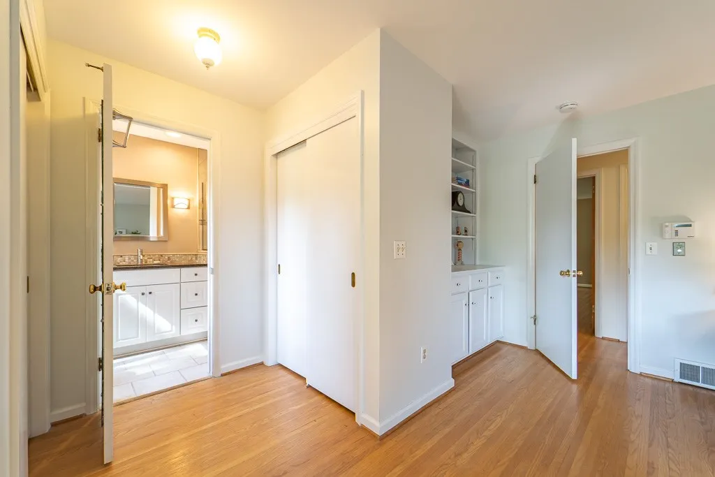 Two sets of closets means plenty of room for all your clothes!