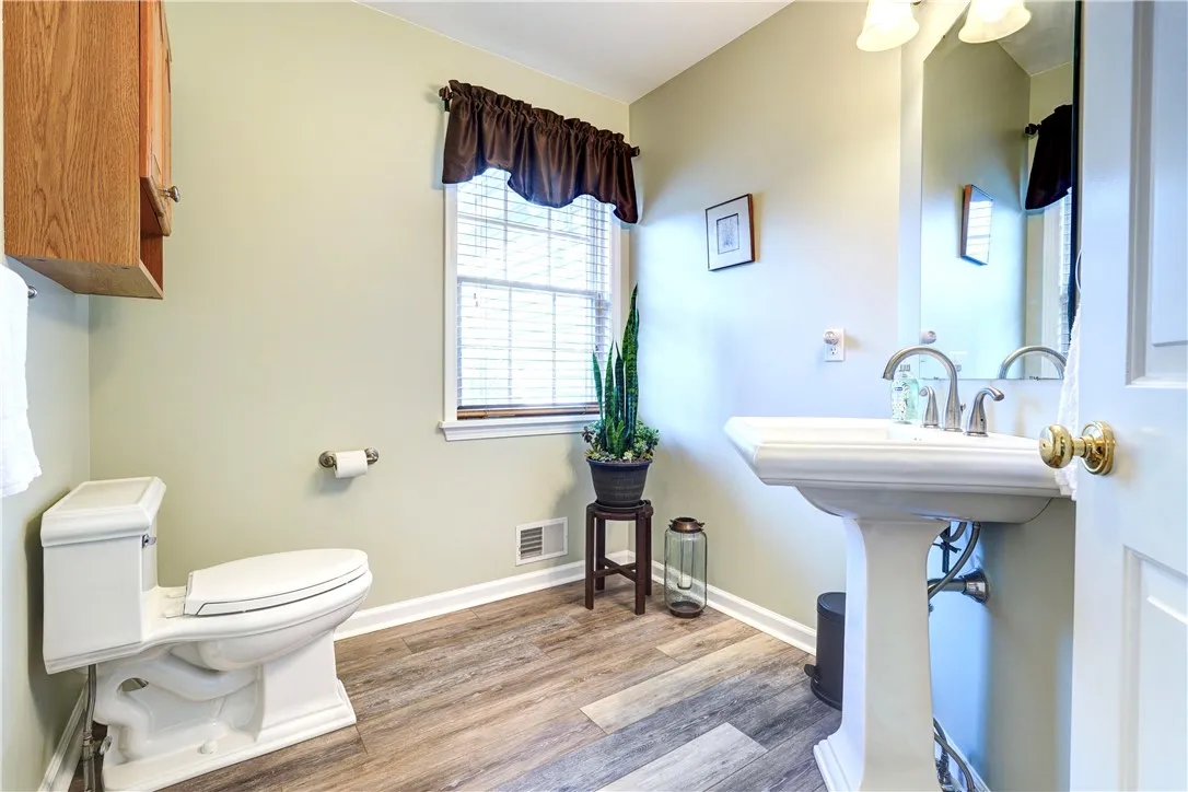 1847 Kennedy Road, Penfield, New York 14580, Penfield, New York 14580, 4 Bedrooms Bedrooms, 9 Rooms Rooms,2 BathroomsBathrooms,Residential,Closed,1847 Kennedy Road, Penfield, New York 14580,0,R1638933