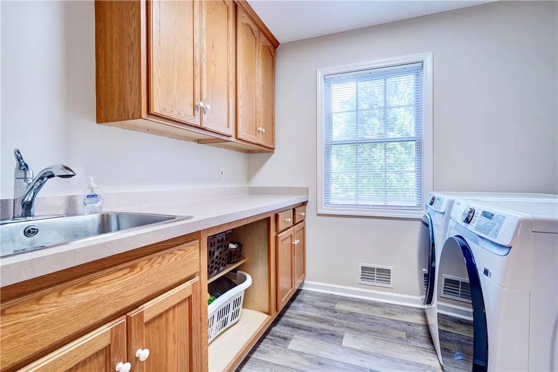 1847 Kennedy Road, Penfield, New York 14580, Penfield, New York 14580, 4 Bedrooms Bedrooms, 9 Rooms Rooms,2 BathroomsBathrooms,Residential,Closed,1847 Kennedy Road, Penfield, New York 14580,0,R1638933