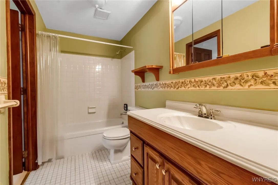 24 Timothy Drive, Orchard Park, New York 14127, Orchard Park, New York 14127, 2 Bedrooms Bedrooms, 7 Rooms Rooms,2 BathroomsBathrooms,Residential,For Sale,24 Timothy Drive, Orchard Park, New York 14127,0,B1638904