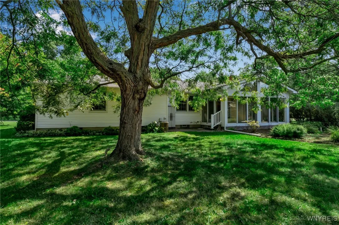 24 Timothy Drive, Orchard Park, New York 14127, Orchard Park, New York 14127, 2 Bedrooms Bedrooms, 7 Rooms Rooms,2 BathroomsBathrooms,Residential,For Sale,24 Timothy Drive, Orchard Park, New York 14127,0,B1638904