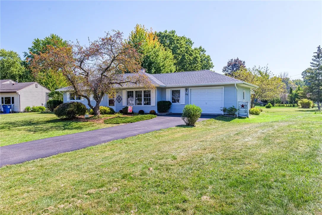 83 Greenbrier Lane, Henrietta, New York 14623, Henrietta, New York 14623, 3 Bedrooms Bedrooms, 6 Rooms Rooms,1 BathroomBathrooms,Residential,Closed,83 Greenbrier Lane, Henrietta, New York 14623,0,R1638664