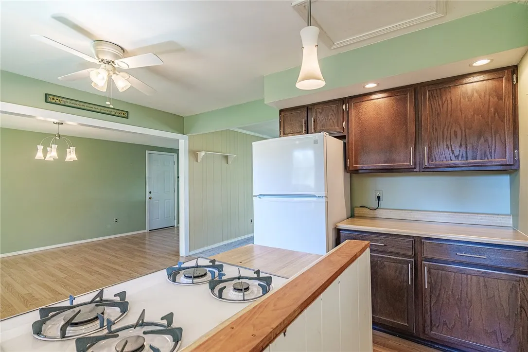 83 Greenbrier Lane, Henrietta, New York 14623, Henrietta, New York 14623, 3 Bedrooms Bedrooms, 6 Rooms Rooms,1 BathroomBathrooms,Residential,Closed,83 Greenbrier Lane, Henrietta, New York 14623,0,R1638664