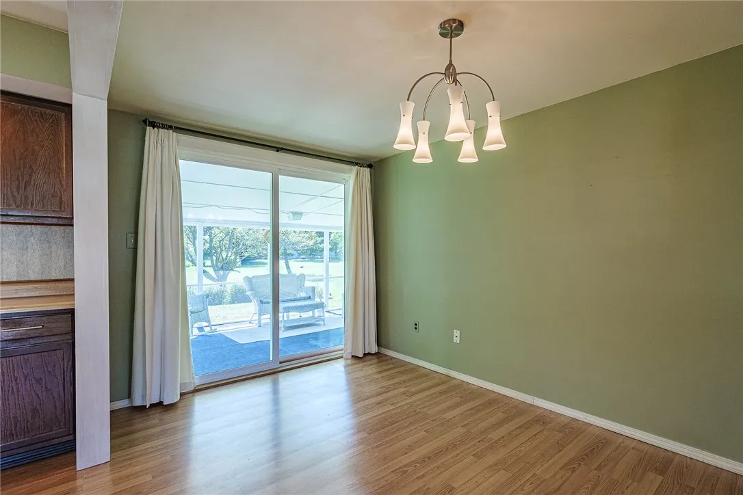 83 Greenbrier Lane, Henrietta, New York 14623, Henrietta, New York 14623, 3 Bedrooms Bedrooms, 6 Rooms Rooms,1 BathroomBathrooms,Residential,Closed,83 Greenbrier Lane, Henrietta, New York 14623,0,R1638664