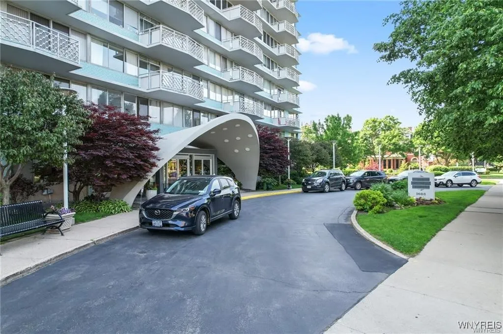 1088 Delaware Ave Avenue 9i, Buffalo, New York 142, Buffalo, New York 14209, 1 Bedroom Bedrooms, 3 Rooms Rooms,1 BathroomBathrooms,Residential,For Sale,1088 Delaware Ave Avenue 9i, Buffalo, New York 142,0,B1638384