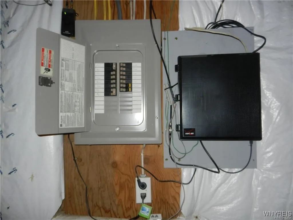 4373 Clark Street, Hamburg, New York 14075, Hamburg, New York 14075, 6 Bedrooms Bedrooms, ,2 BathroomsBathrooms,Residential,Closed,4373 Clark Street, Hamburg, New York 14075,0,B1638841