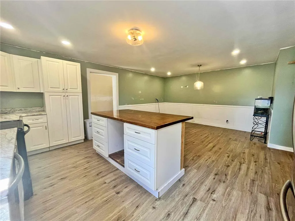 2095 Shilling Road, Palmyra, New York 14522, Palmyra, New York 14522, 3 Bedrooms Bedrooms, 7 Rooms Rooms,2 BathroomsBathrooms,Residential,For Sale,2095 Shilling Road, Palmyra, New York 14522,0,R1638171