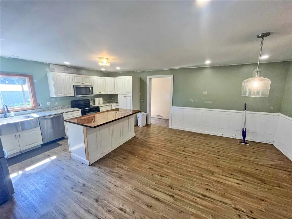2095 Shilling Road, Palmyra, New York 14522, Palmyra, New York 14522, 3 Bedrooms Bedrooms, 7 Rooms Rooms,2 BathroomsBathrooms,Residential,For Sale,2095 Shilling Road, Palmyra, New York 14522,0,R1638171