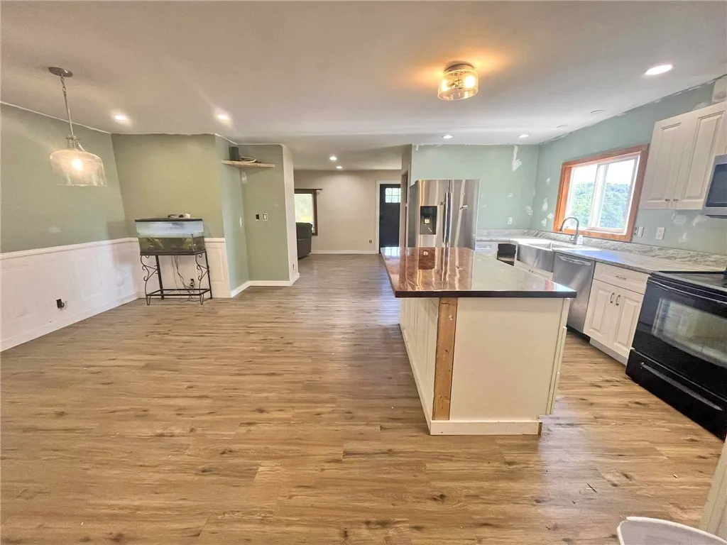 2095 Shilling Road, Palmyra, New York 14522, Palmyra, New York 14522, 3 Bedrooms Bedrooms, 7 Rooms Rooms,2 BathroomsBathrooms,Residential,For Sale,2095 Shilling Road, Palmyra, New York 14522,0,R1638171