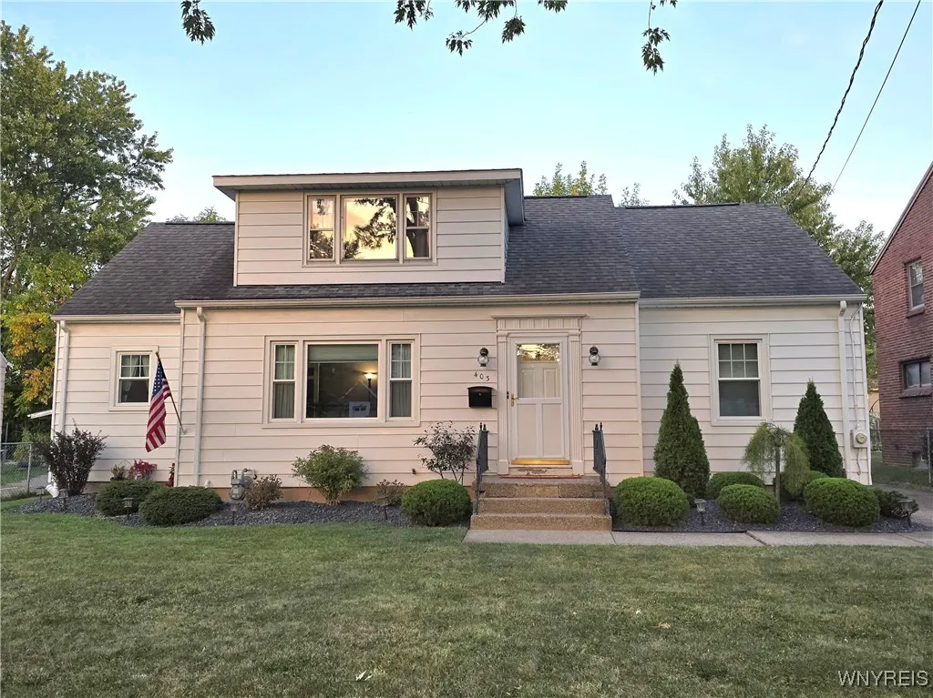 403 Springville Avenue, Amherst, New York 14226, Amherst, New York 14226, 4 Bedrooms Bedrooms, 10 Rooms Rooms,2 BathroomsBathrooms,Residential,Closed,403 Springville Avenue, Amherst, New York 14226,0,B1638978