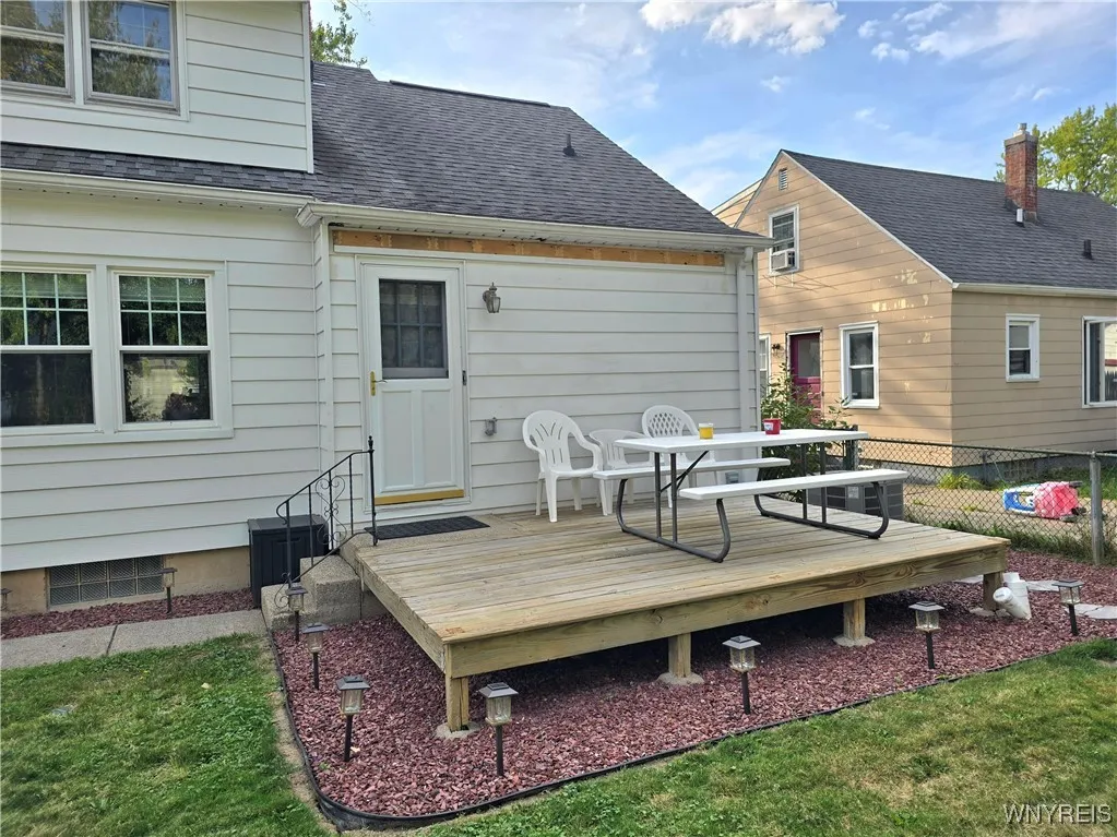 403 Springville Avenue, Amherst, New York 14226, Amherst, New York 14226, 4 Bedrooms Bedrooms, 10 Rooms Rooms,2 BathroomsBathrooms,Residential,Closed,403 Springville Avenue, Amherst, New York 14226,0,B1638978