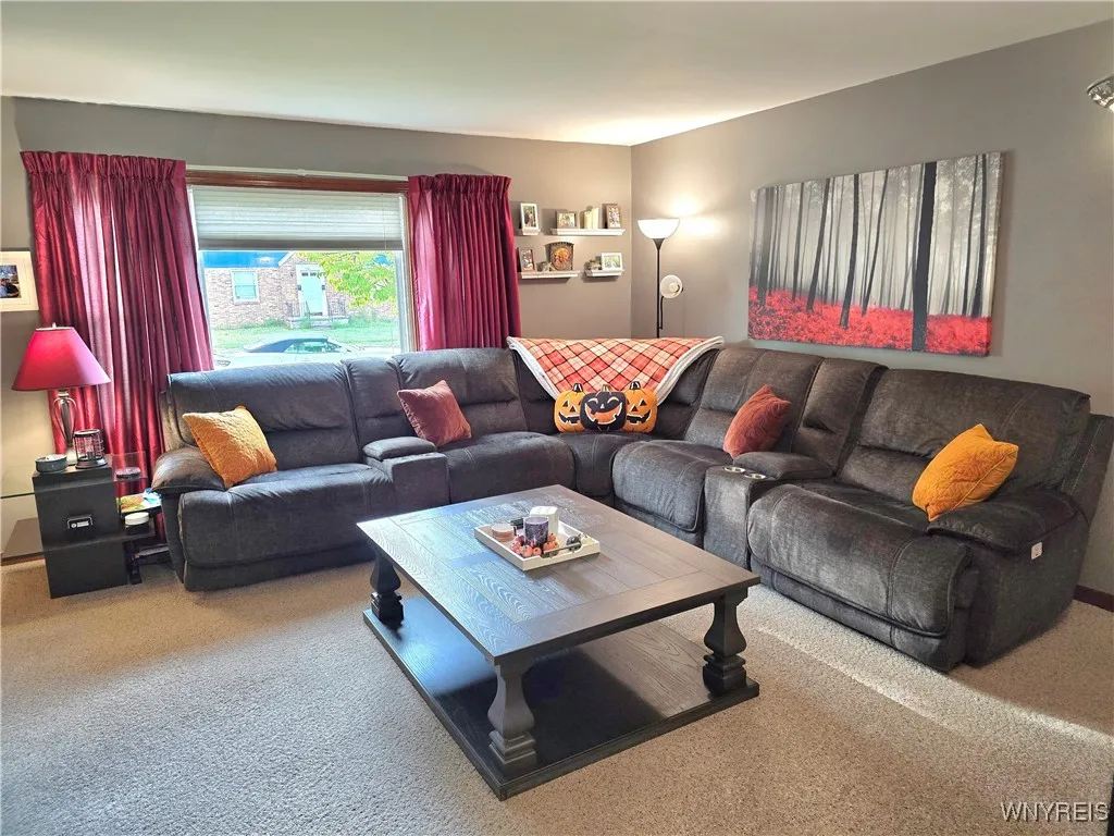 403 Springville Avenue, Amherst, New York 14226, Amherst, New York 14226, 4 Bedrooms Bedrooms, 10 Rooms Rooms,2 BathroomsBathrooms,Residential,Closed,403 Springville Avenue, Amherst, New York 14226,0,B1638978