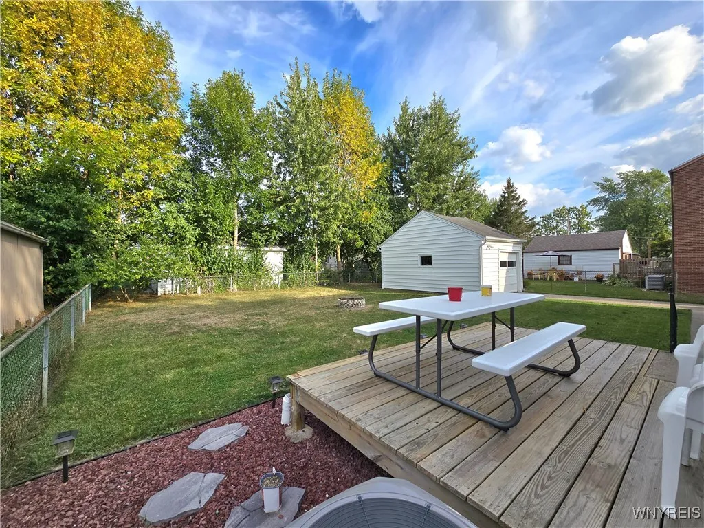 403 Springville Avenue, Amherst, New York 14226, Amherst, New York 14226, 4 Bedrooms Bedrooms, 10 Rooms Rooms,2 BathroomsBathrooms,Residential,Closed,403 Springville Avenue, Amherst, New York 14226,0,B1638978