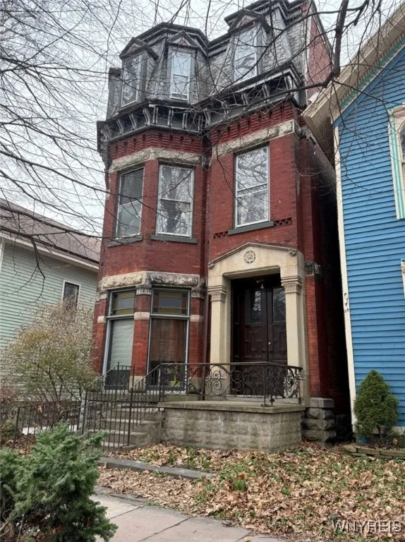 408 Franklin Street 3, Buffalo, New York 14202, Buffalo, New York 14202, 2 Bedrooms Bedrooms, 5 Rooms Rooms,1 BathroomBathrooms,Residential Lease,For Rent,408 Franklin Street 3, Buffalo, New York 14202,0,B1639107