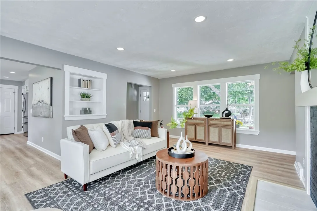 Light-filled living space designed for comfort and​​‌​​​​‌​​‌‌​‌‌​​​‌‌​‌​‌​‌​​​‌​​ connection.