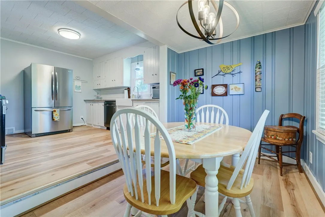 92 Coolidge Avenue, Ogden, New York 14559, Ogden, New York 14559, 3 Bedrooms Bedrooms, 6 Rooms Rooms,1 BathroomBathrooms,Residential,Closed,92 Coolidge Avenue, Ogden, New York 14559,0,R1636882