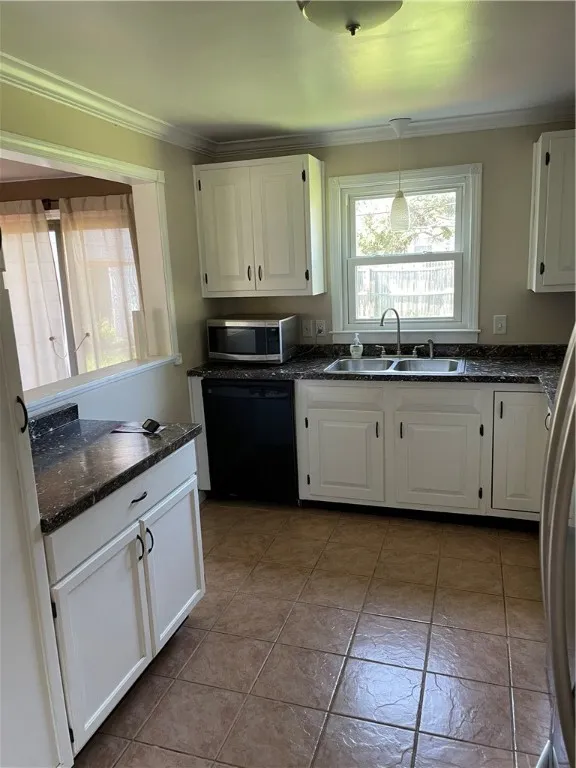 35 Valley Crest Road, Greece, New York 14616, Greece, New York 14616, 3 Bedrooms Bedrooms, 6 Rooms Rooms,1 BathroomBathrooms,Residential Lease,For Rent,35 Valley Crest Road, Greece, New York 14616,0,R1639104