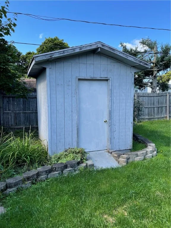 35 Valley Crest Road, Greece, New York 14616, Greece, New York 14616, 3 Bedrooms Bedrooms, 6 Rooms Rooms,1 BathroomBathrooms,Residential Lease,For Rent,35 Valley Crest Road, Greece, New York 14616,0,R1639104