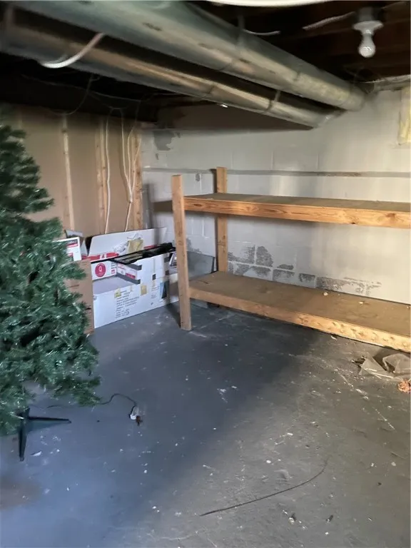 35 Valley Crest Road, Greece, New York 14616, Greece, New York 14616, 3 Bedrooms Bedrooms, 6 Rooms Rooms,1 BathroomBathrooms,Residential Lease,For Rent,35 Valley Crest Road, Greece, New York 14616,0,R1639104