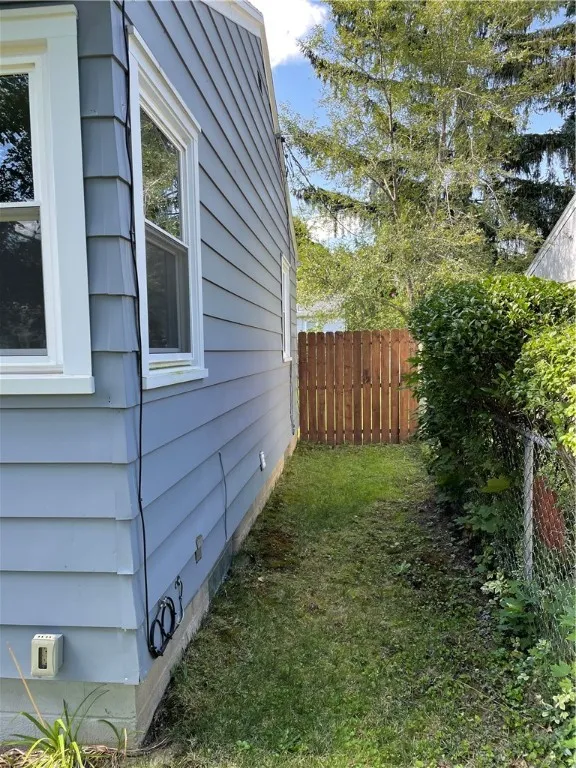 35 Valley Crest Road, Greece, New York 14616, Greece, New York 14616, 3 Bedrooms Bedrooms, 6 Rooms Rooms,1 BathroomBathrooms,Residential Lease,For Rent,35 Valley Crest Road, Greece, New York 14616,0,R1639104