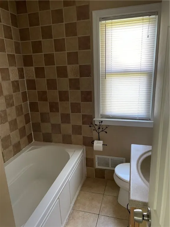 35 Valley Crest Road, Greece, New York 14616, Greece, New York 14616, 3 Bedrooms Bedrooms, 6 Rooms Rooms,1 BathroomBathrooms,Residential Lease,For Rent,35 Valley Crest Road, Greece, New York 14616,0,R1639104