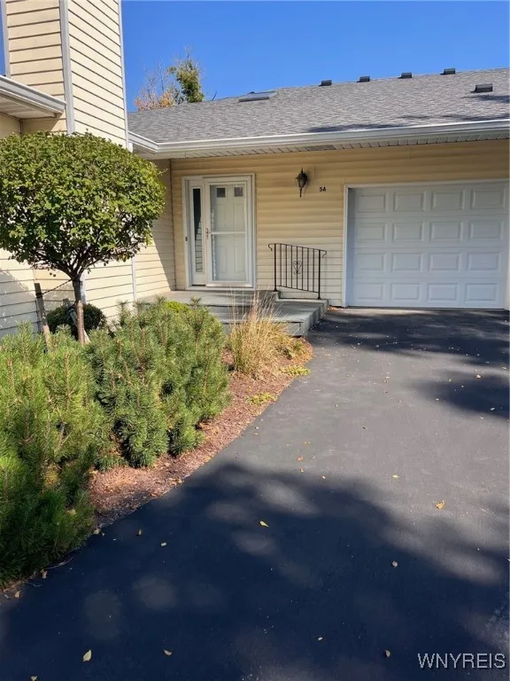 5861 Goodrich Road 5a, Clarence, New York 14032, Clarence, New York 14032, 2 Bedrooms Bedrooms, 6 Rooms Rooms,2 BathroomsBathrooms,Residential,For Sale,5861 Goodrich Road 5a, Clarence, New York 14032,0,B1638600