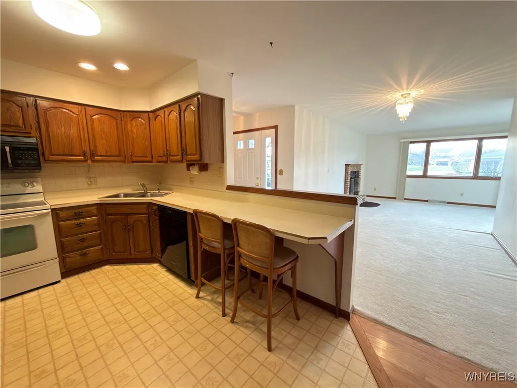 5861 Goodrich Road 5a, Clarence, New York 14032, Clarence, New York 14032, 2 Bedrooms Bedrooms, 6 Rooms Rooms,2 BathroomsBathrooms,Residential,Closed,5861 Goodrich Road 5a, Clarence, New York 14032,0,B1638600