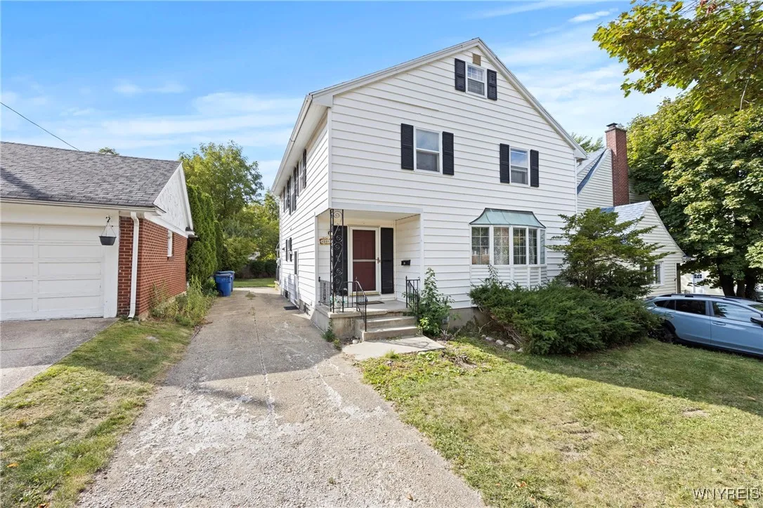 80 Capen Boulevard, Amherst, New York 14226, Amherst, New York 14226, 6 Bedrooms Bedrooms, 8 Rooms Rooms,3 BathroomsBathrooms,Residential,For Sale,80 Capen Boulevard, Amherst, New York 14226,0,B1639082