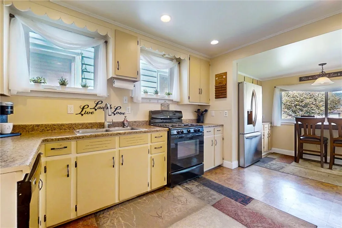 175 East 3rd Street, Corning City, New York 14830, Corning City, New York 14830, 4 Bedrooms Bedrooms, 10 Rooms Rooms,2 BathroomsBathrooms,Residential,For Sale,175 East 3rd Street, Corning City, New York 14830,0,R1638565