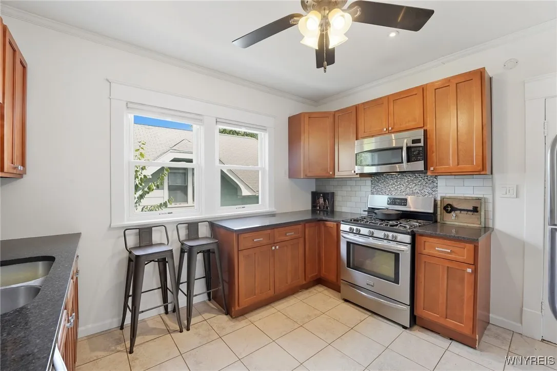 168 Villa Avenue Upper, Buffalo, New York 14216, Buffalo, New York 14216, 3 Bedrooms Bedrooms, 6 Rooms Rooms,1 BathroomBathrooms,Residential Lease,For Rent,168 Villa Avenue Upper, Buffalo, New York 14216,0,B1638677