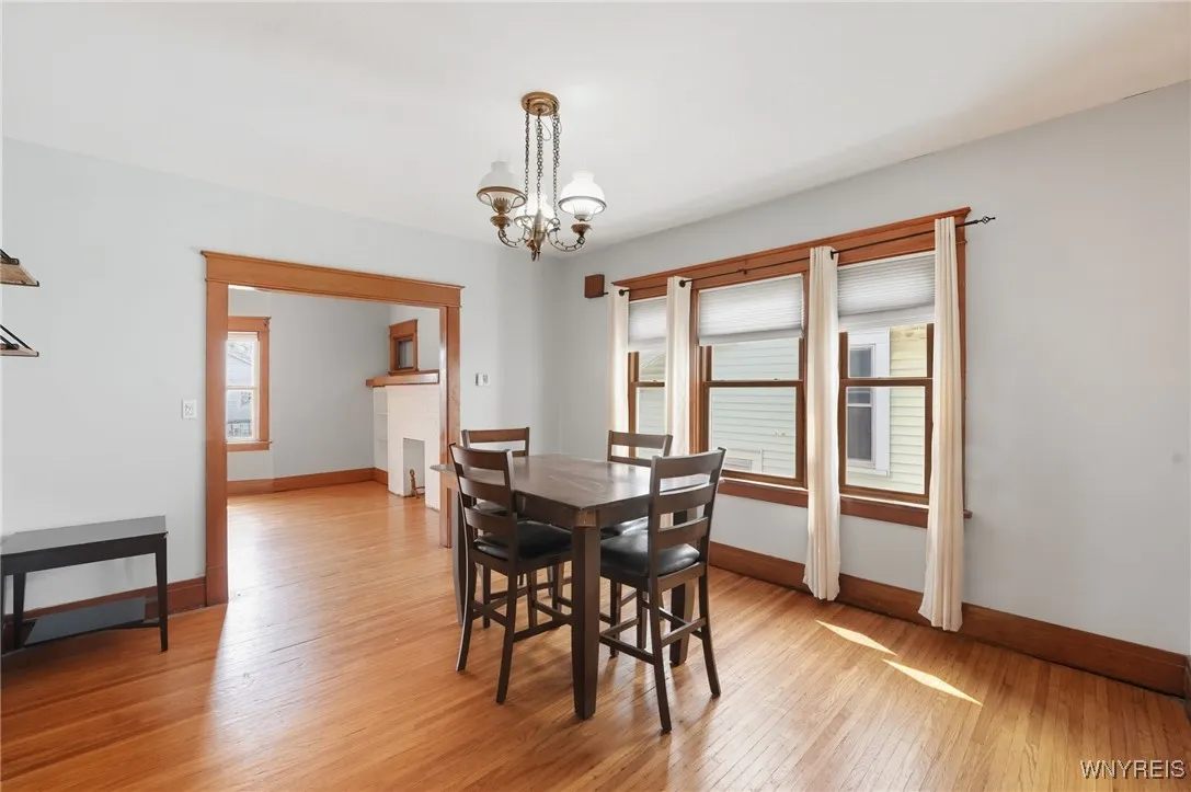 168 Villa Avenue Upper, Buffalo, New York 14216, Buffalo, New York 14216, 3 Bedrooms Bedrooms, 6 Rooms Rooms,1 BathroomBathrooms,Residential Lease,For Rent,168 Villa Avenue Upper, Buffalo, New York 14216,0,B1638677