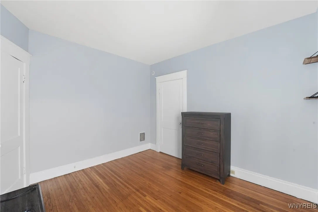 168 Villa Avenue Upper, Buffalo, New York 14216, Buffalo, New York 14216, 3 Bedrooms Bedrooms, 6 Rooms Rooms,1 BathroomBathrooms,Residential Lease,For Rent,168 Villa Avenue Upper, Buffalo, New York 14216,0,B1638677