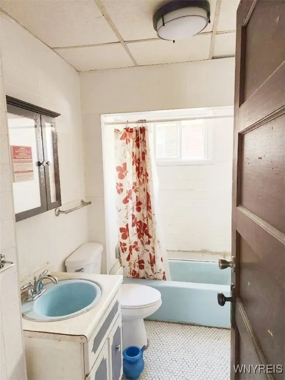165 East Delavan Avenue, Buffalo, New York 14208, Buffalo, New York 14208, 3 Bedrooms Bedrooms, 6 Rooms Rooms,1 BathroomBathrooms,Residential Lease,For Rent,165 East Delavan Avenue, Buffalo, New York 14208,0,B1638957