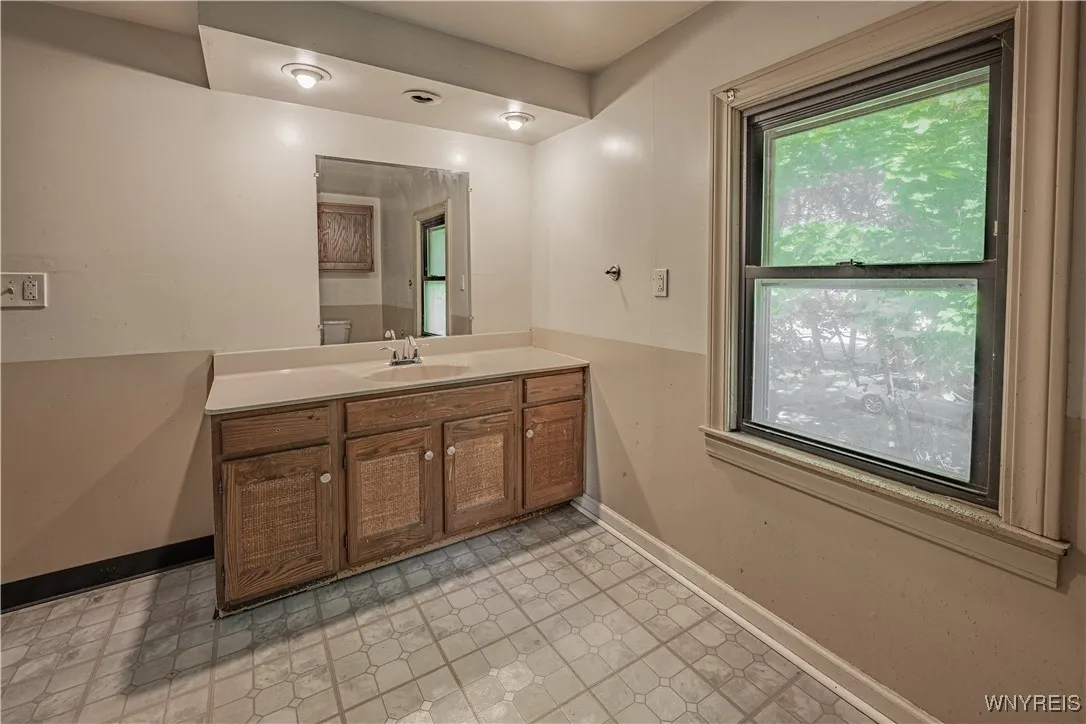 411 Washburn Street, Lockport City, New York 14094, Lockport City, New York 14094, 3 Bedrooms Bedrooms, 7 Rooms Rooms,1 BathroomBathrooms,Residential,For Sale,411 Washburn Street, Lockport City, New York 14094,0,B1639114