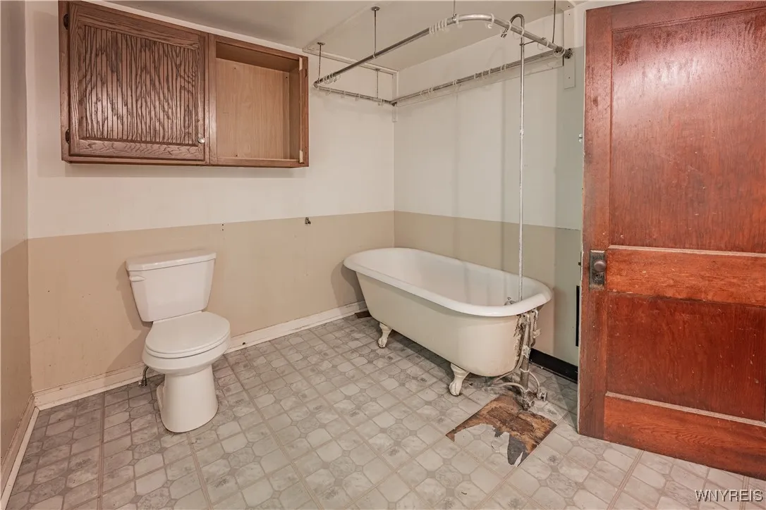 411 Washburn Street, Lockport City, New York 14094, Lockport City, New York 14094, 3 Bedrooms Bedrooms, 7 Rooms Rooms,1 BathroomBathrooms,Residential,For Sale,411 Washburn Street, Lockport City, New York 14094,0,B1639114