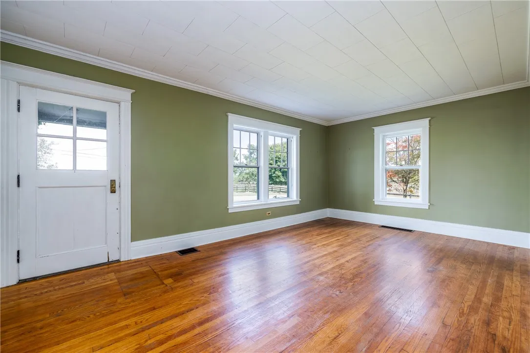 4076 South Avon Road, Avon, New York 14414, Avon, New York 14414, 3 Bedrooms Bedrooms, 10 Rooms Rooms,2 BathroomsBathrooms,Residential,For Sale,4076 South Avon Road, Avon, New York 14414,0,R1638954