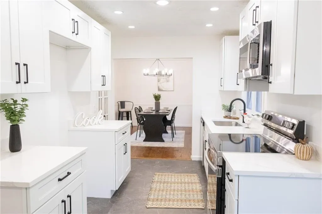 373 East Street, Pittsford, New York 14534, Pittsford, New York 14534, 5 Bedrooms Bedrooms, 9 Rooms Rooms,2 BathroomsBathrooms,Residential,Closed,373 East Street, Pittsford, New York 14534,0,R1639126
