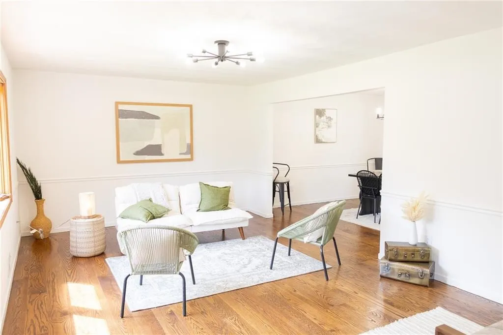 373 East Street, Pittsford, New York 14534, Pittsford, New York 14534, 5 Bedrooms Bedrooms, 9 Rooms Rooms,2 BathroomsBathrooms,Residential,Closed,373 East Street, Pittsford, New York 14534,0,R1639126