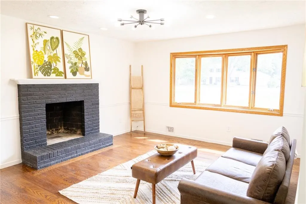 373 East Street, Pittsford, New York 14534, Pittsford, New York 14534, 5 Bedrooms Bedrooms, 9 Rooms Rooms,2 BathroomsBathrooms,Residential,Closed,373 East Street, Pittsford, New York 14534,0,R1639126