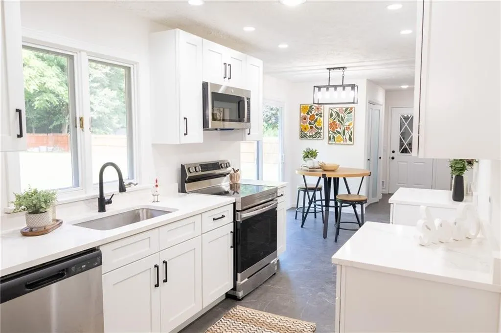 373 East Street, Pittsford, New York 14534, Pittsford, New York 14534, 5 Bedrooms Bedrooms, 9 Rooms Rooms,2 BathroomsBathrooms,Residential,Closed,373 East Street, Pittsford, New York 14534,0,R1639126