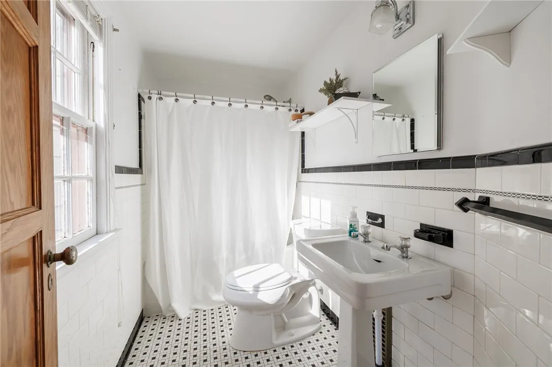 12 Westwood Drive, Perinton, New York 14445, Perinton, New York 14445, 2 Bedrooms Bedrooms, 7 Rooms Rooms,2 BathroomsBathrooms,Residential,Closed,12 Westwood Drive, Perinton, New York 14445,0,R1632006