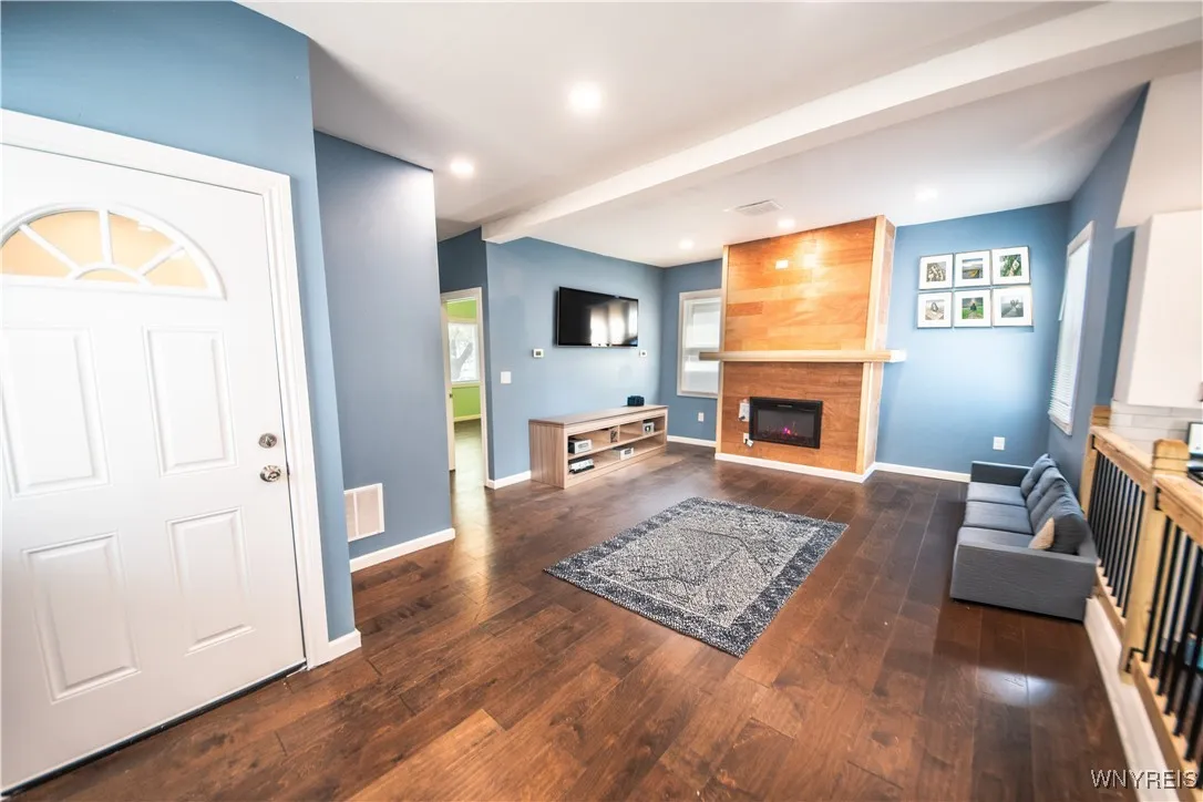 392 Fargo Avenue 2, Buffalo, New York 14213, Buffalo, New York 14213, 6 Bedrooms Bedrooms, ,2 BathroomsBathrooms,Residential,For Sale,392 Fargo Avenue 2, Buffalo, New York 14213,0,B1639167