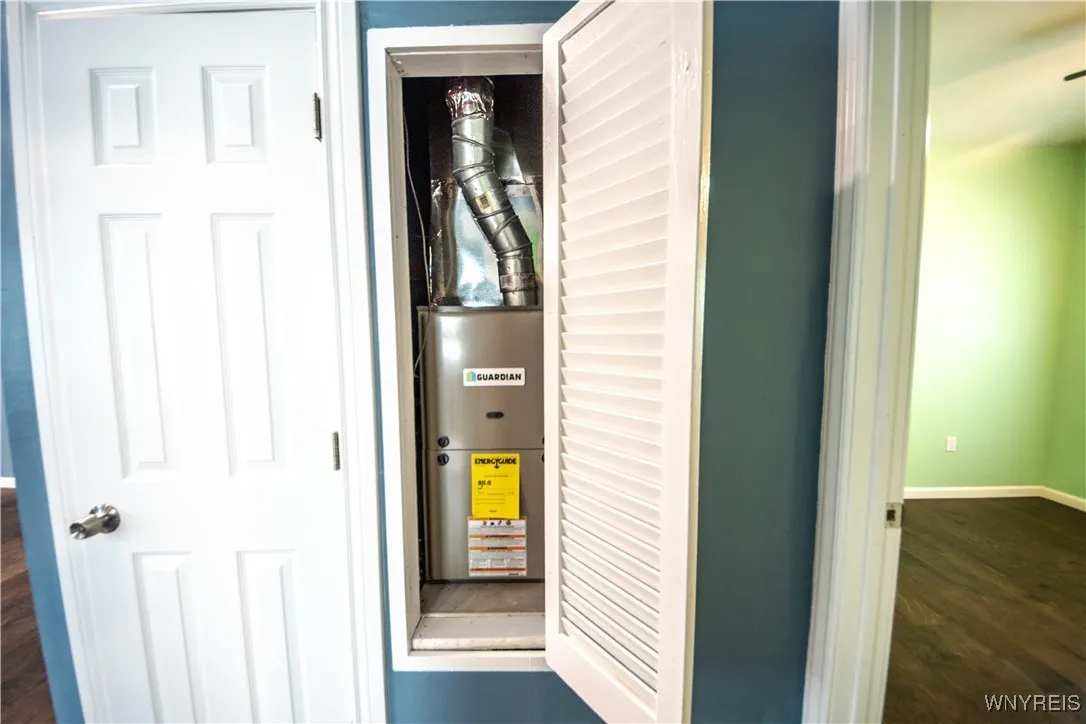 392 Fargo Avenue 2, Buffalo, New York 14213, Buffalo, New York 14213, 6 Bedrooms Bedrooms, ,2 BathroomsBathrooms,Residential,For Sale,392 Fargo Avenue 2, Buffalo, New York 14213,0,B1639167