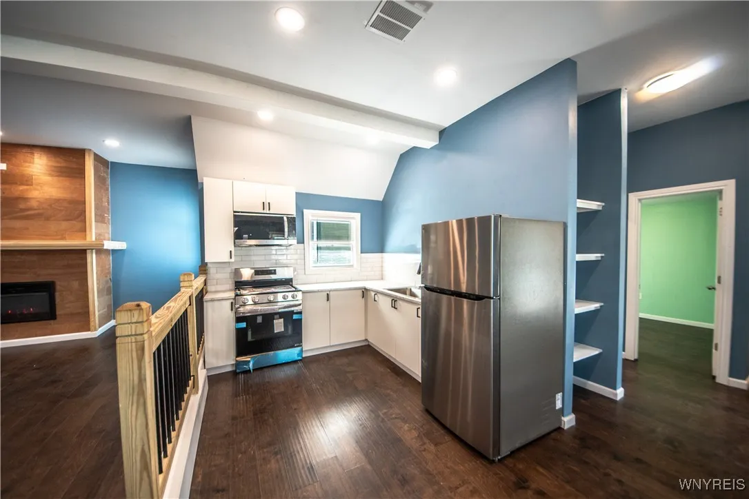 392 Fargo Avenue 2, Buffalo, New York 14213, Buffalo, New York 14213, 6 Bedrooms Bedrooms, ,2 BathroomsBathrooms,Residential,For Sale,392 Fargo Avenue 2, Buffalo, New York 14213,0,B1639167