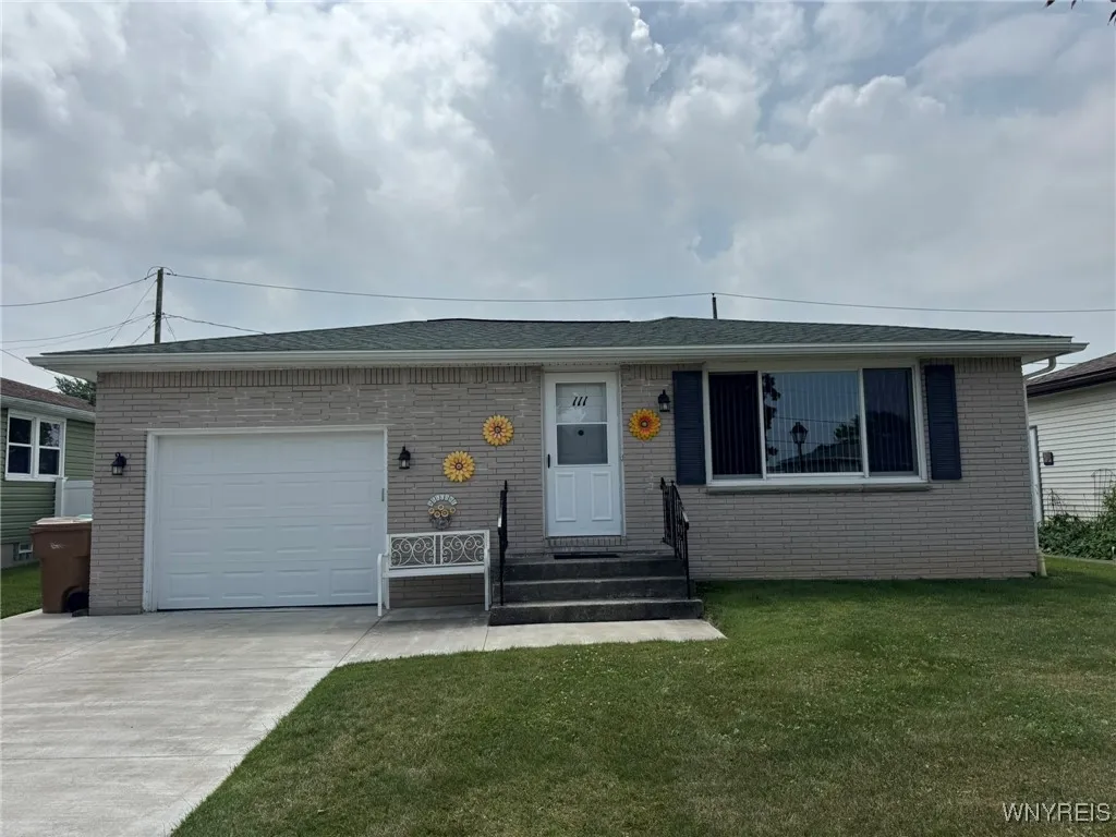 111 Parwood Drive, Cheektowaga, New York 14227, Cheektowaga, New York 14227, 3 Bedrooms Bedrooms, 5 Rooms Rooms,1 BathroomBathrooms,Residential,Closed,111 Parwood Drive, Cheektowaga, New York 14227,0,B1639201