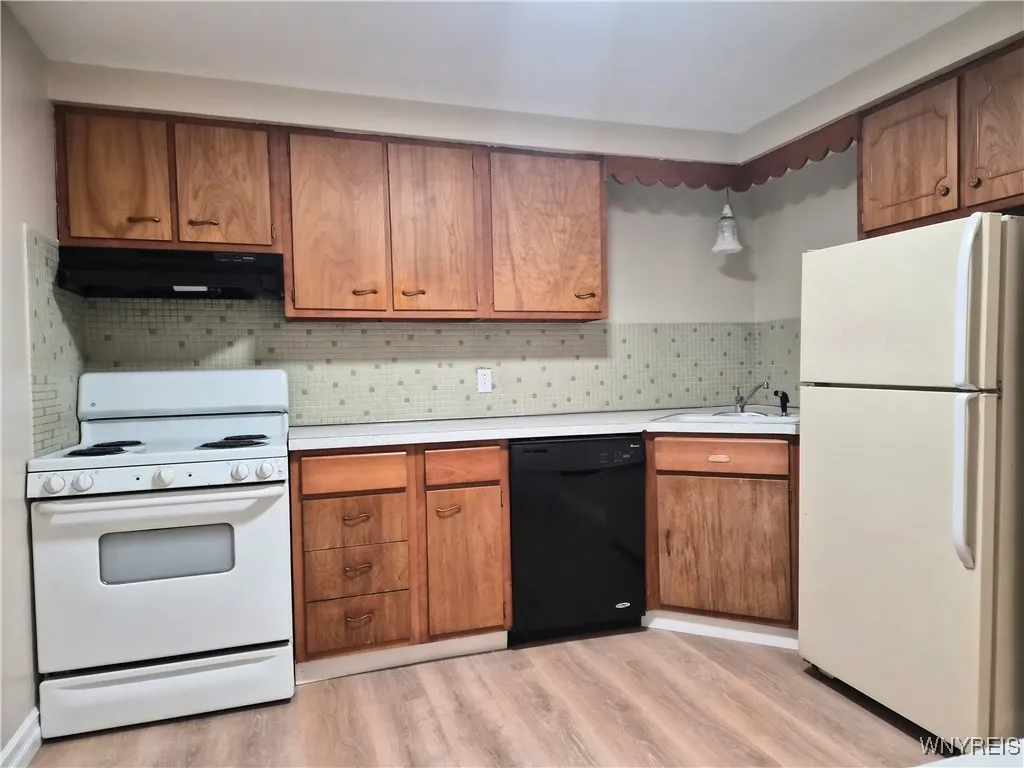 2473 Elmwood Avenue, Tonawanda, New York 14217, Tonawanda, New York 14217, 14 Bedrooms Bedrooms, ,Multi Family,For Sale,2473 Elmwood Avenue, Tonawanda, New York 14217,0,B1638433