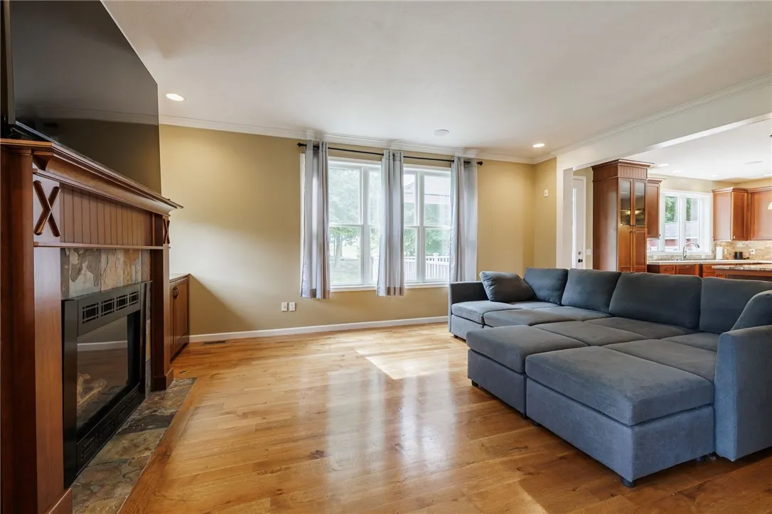 255 Gallant Fox Lane, Webster, New York 14580, Webster, New York 14580, 5 Bedrooms Bedrooms, 15 Rooms Rooms,3 BathroomsBathrooms,Residential,Closed,255 Gallant Fox Lane, Webster, New York 14580,0,R1633666